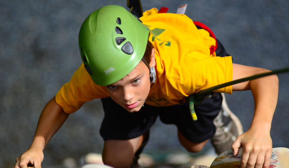 Nc-boys-summer-camp-climbing